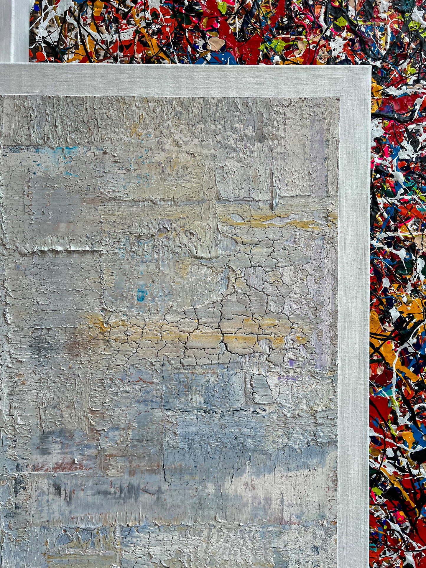 Langwerpig schilderij met acrylverf en gips