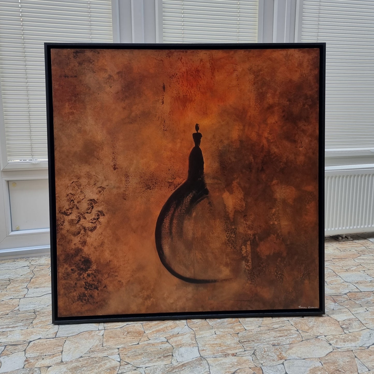 Vierkant schilderij van Frances Eckhardt abstract bruin portret met silhouet en zwarte lijst