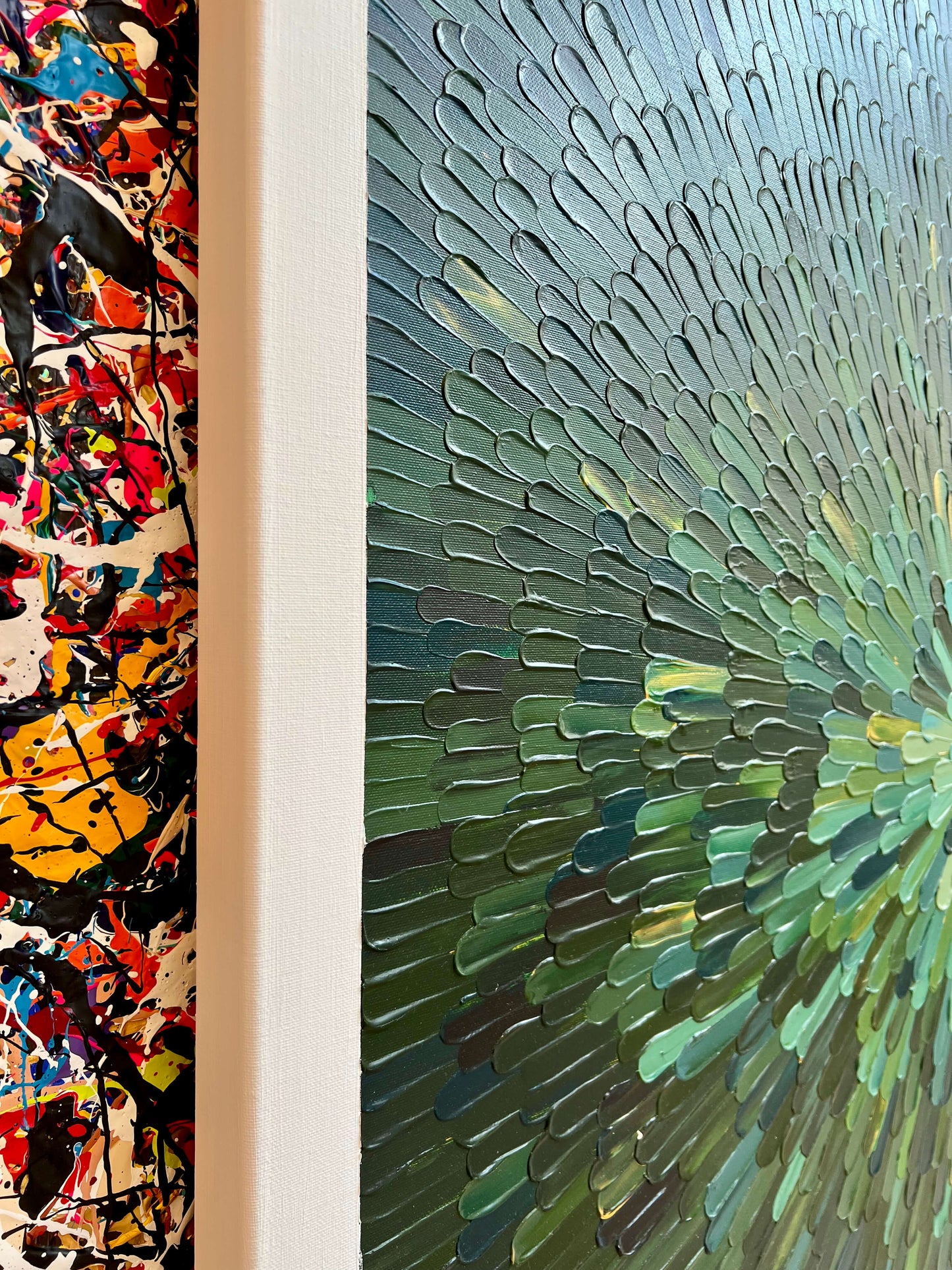 Groene abstracte kunst op doek met textuur en subtiele kleurverloop door Atelier58