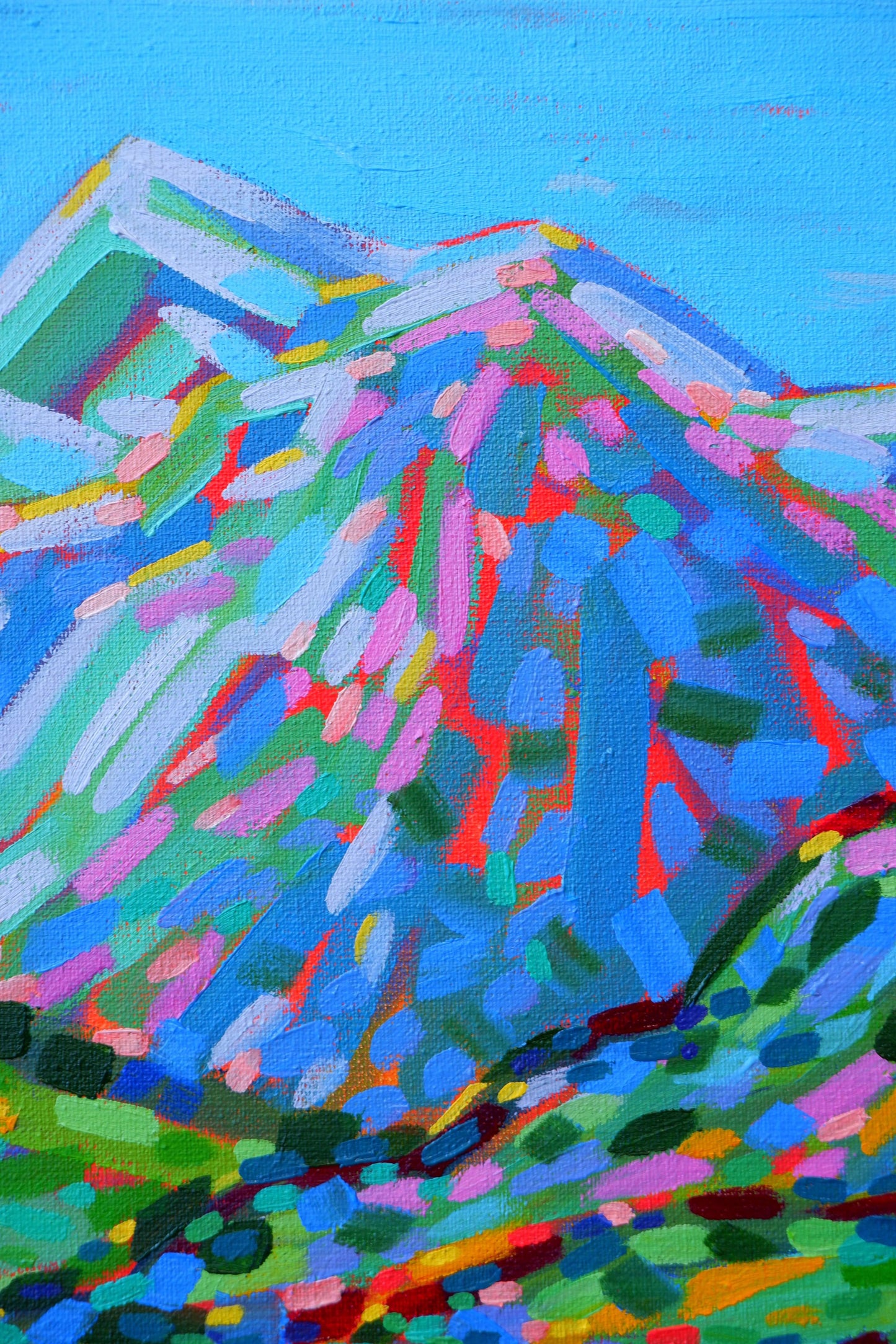 Kleurrijk schilderij van bergen met de titel I Want to Break Free voor een levendige uitstraling