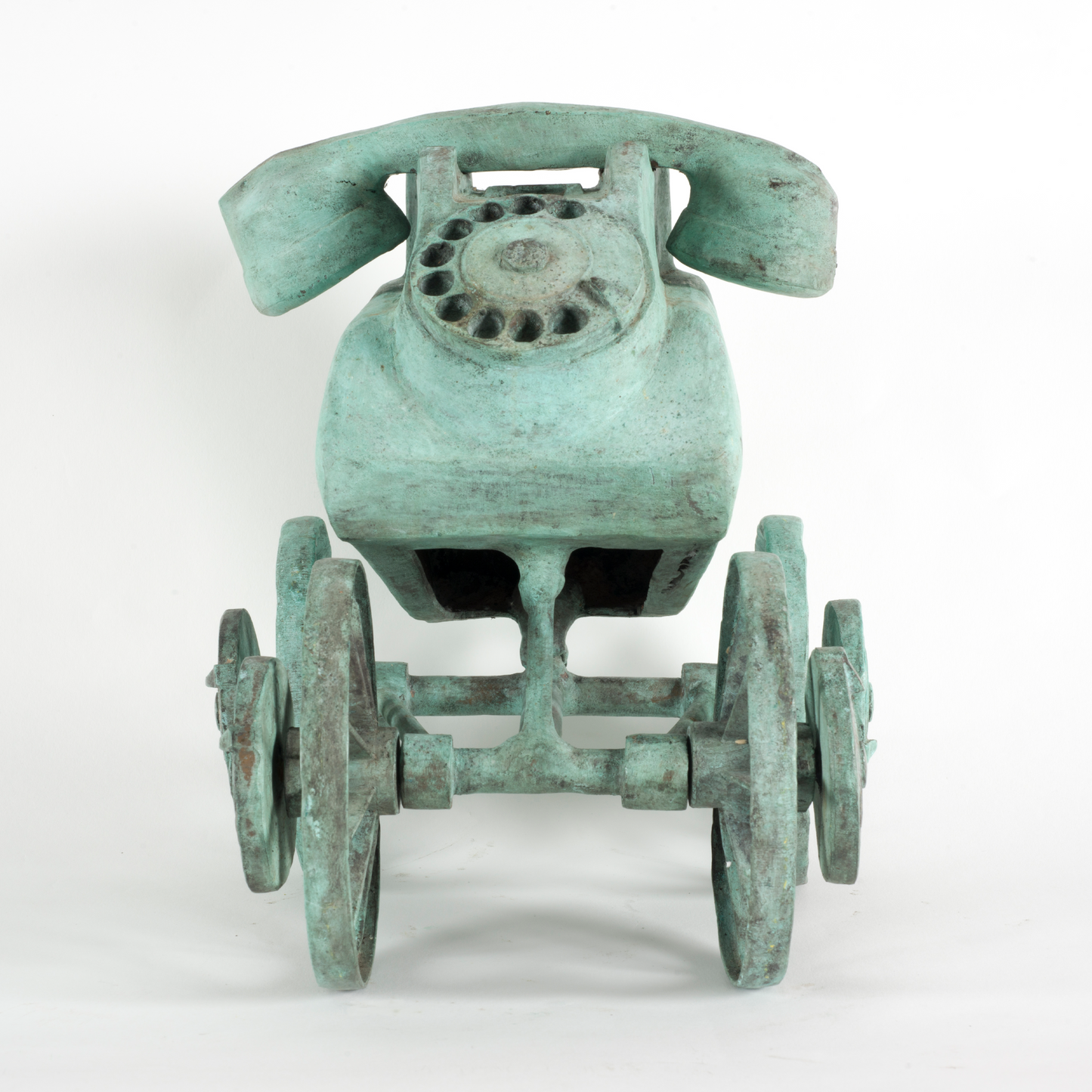 Uniek kunstobject mobiele telefoon in bronzen afwerking met vintage uitstraling en authentieke details