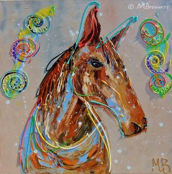 Moderne kunst paard schilderij van Art by Marieke Brouwers met kleurrijke abstracte accenten