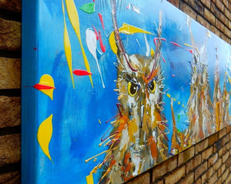 Moderne uil schilderij met felle kleuren en abstracte stijl van Art by Marieke Brouwers