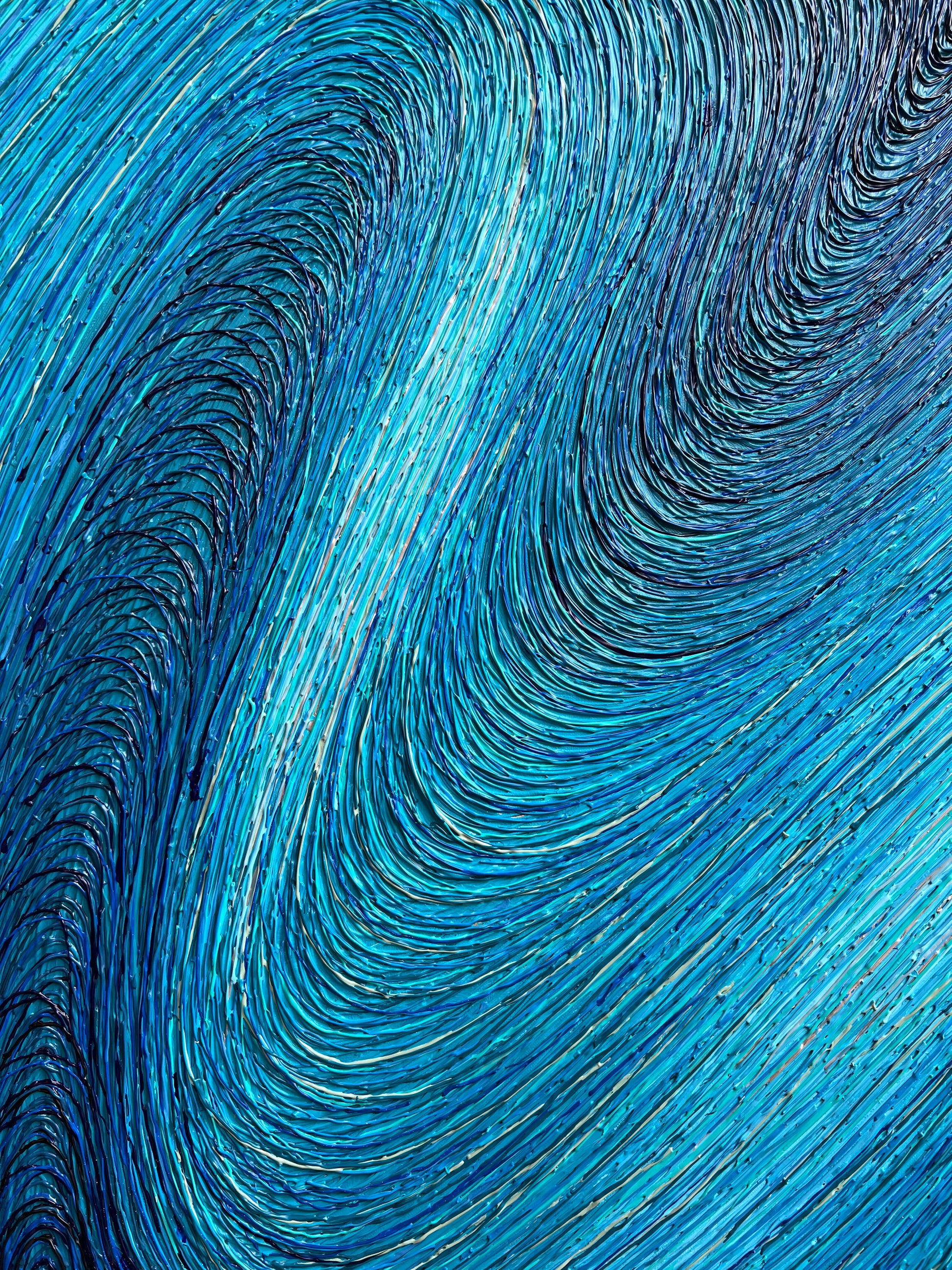 Abstract schilderij blauw van Atelier58 met vloeiende lijnen en textuur in verschillende tinten blauw