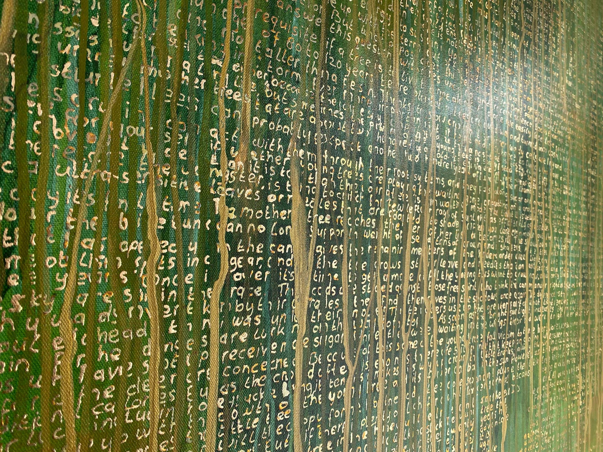 Abstract schilderij van Elise Eekhout met een kleurrijke textuur en handgeschreven details