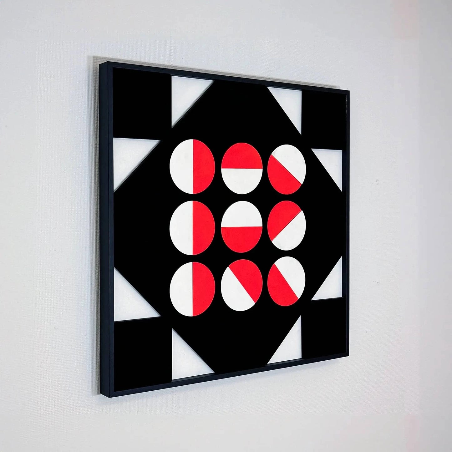 Moderne abstracte kunst in zwart, wit en rood, perfect voor wie abstracte kunst kopen wil