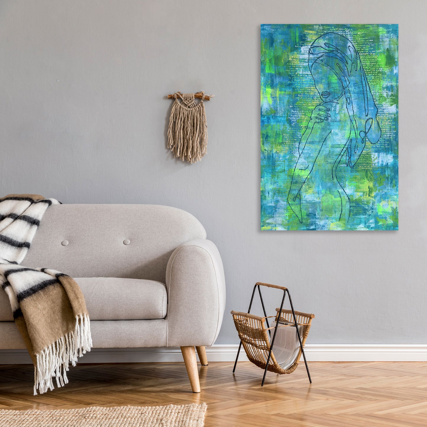Figuratief schilderij van Elise Eekhout in blauw en groen met abstracte lijnen in een moderne woonkamer