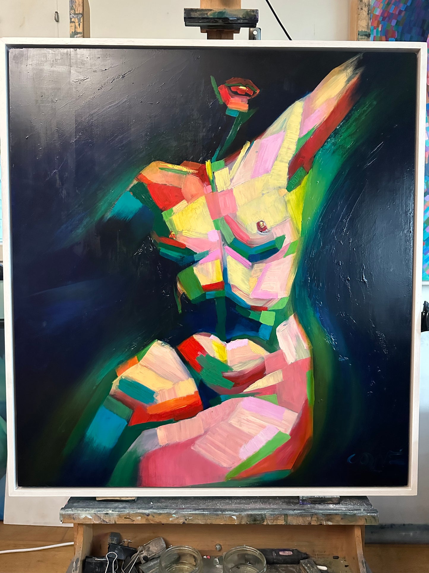 Kubistisch naakt schilderij van een levendig lichaam in felle kleuren en abstracte vormen