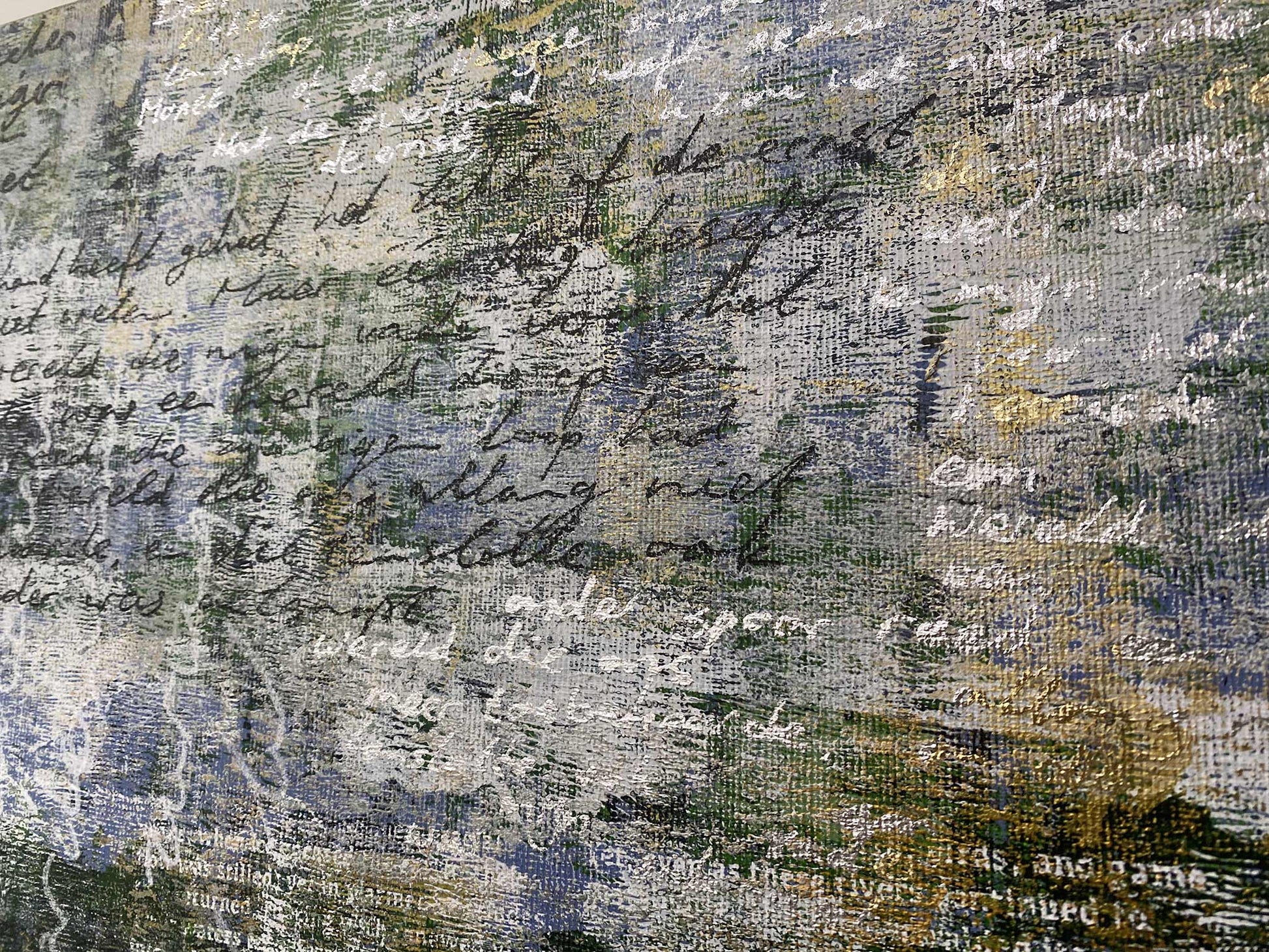 Kunstwerk Ontsnapte Land 09 van Elise Eekhout met abstracte textuur en handgeschreven tekst op een doek