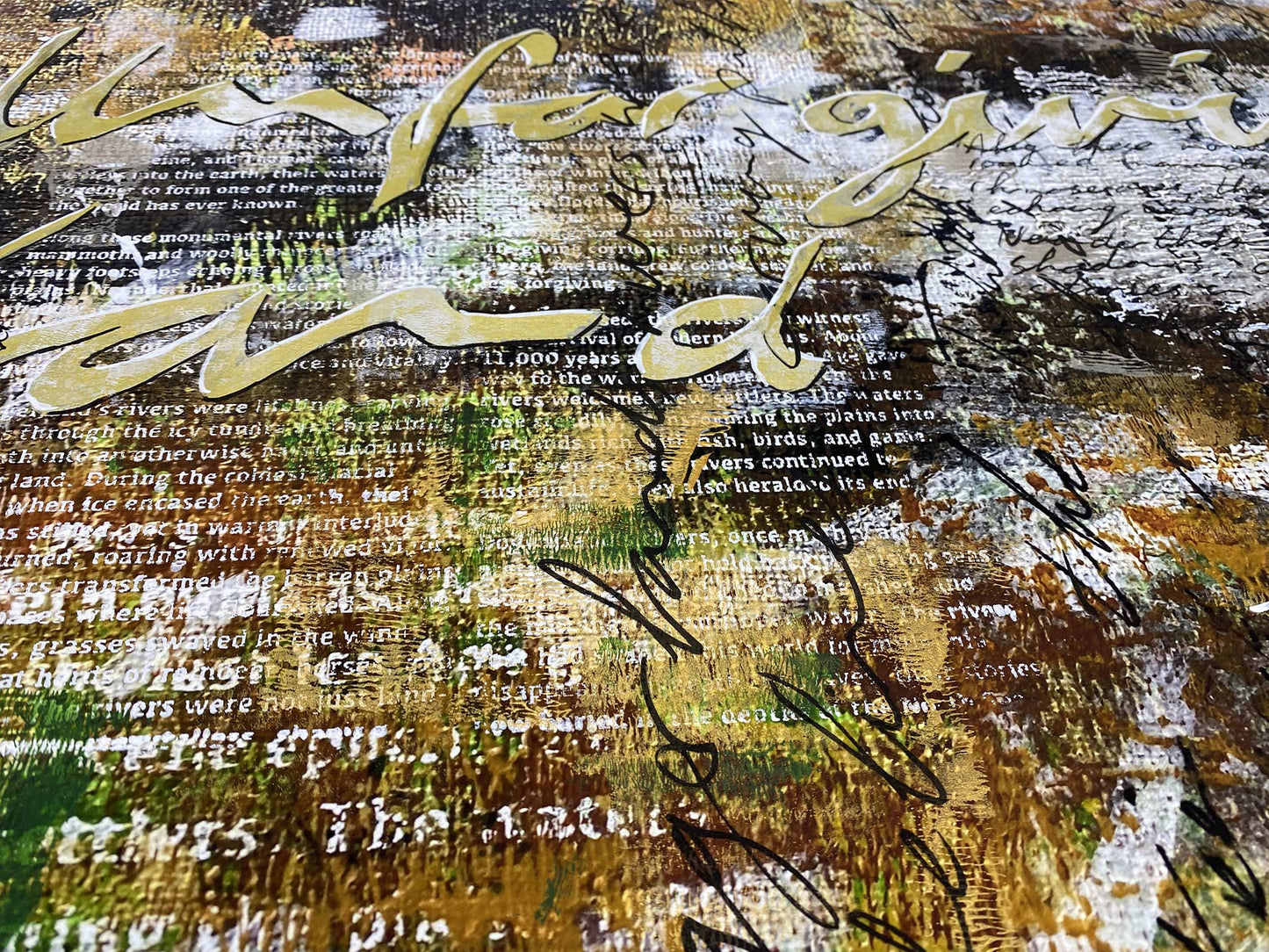 Kunstwerk Unforgiving Land van Elise Eekhout met abstracte texturen en geschreven elementen.