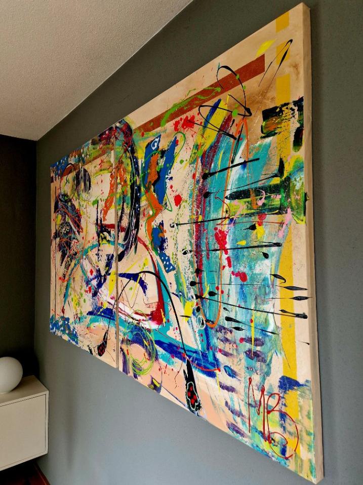 Abstract schilderij met levendige kleuren door Art by Marieke Brouwers moderne kunst aan de muur