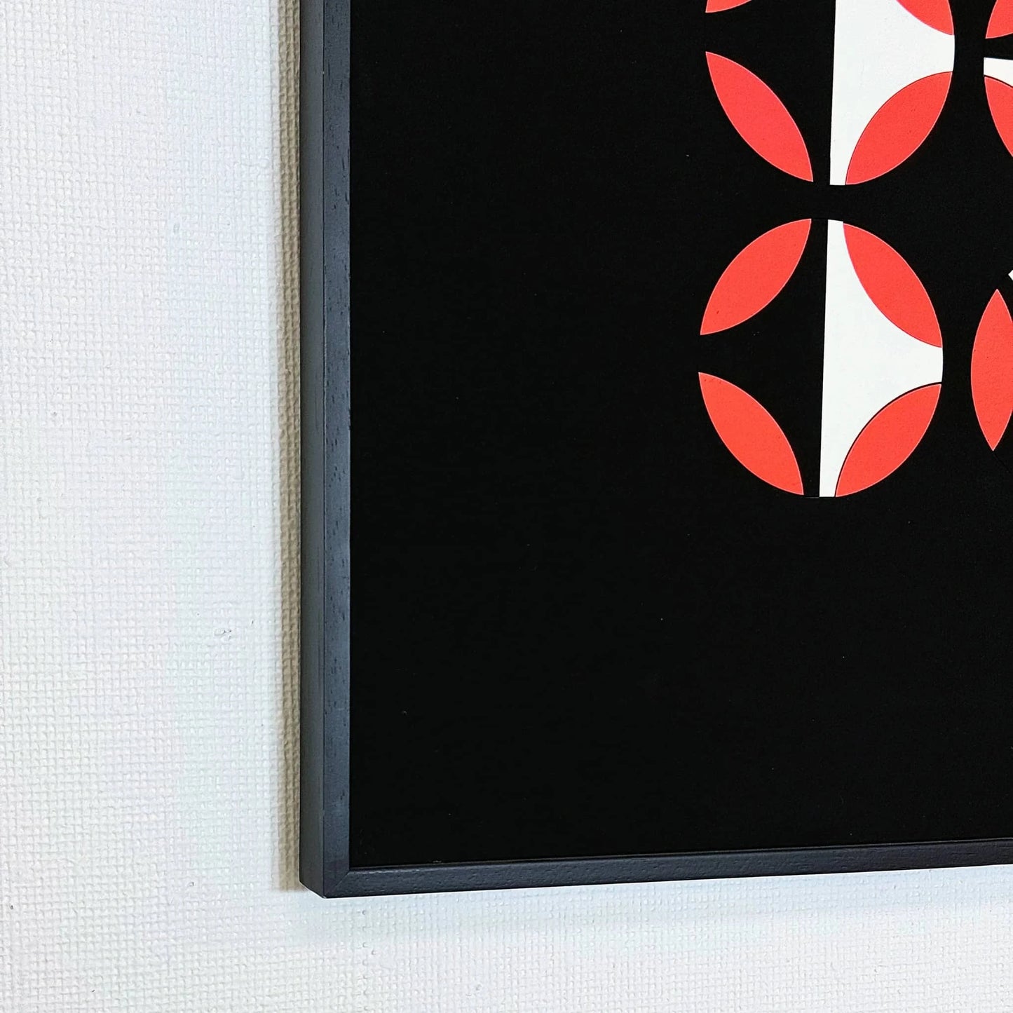 Moderne kunst voor interieur van Rob Stolte met abstracte vormen in een zwart en wit kader