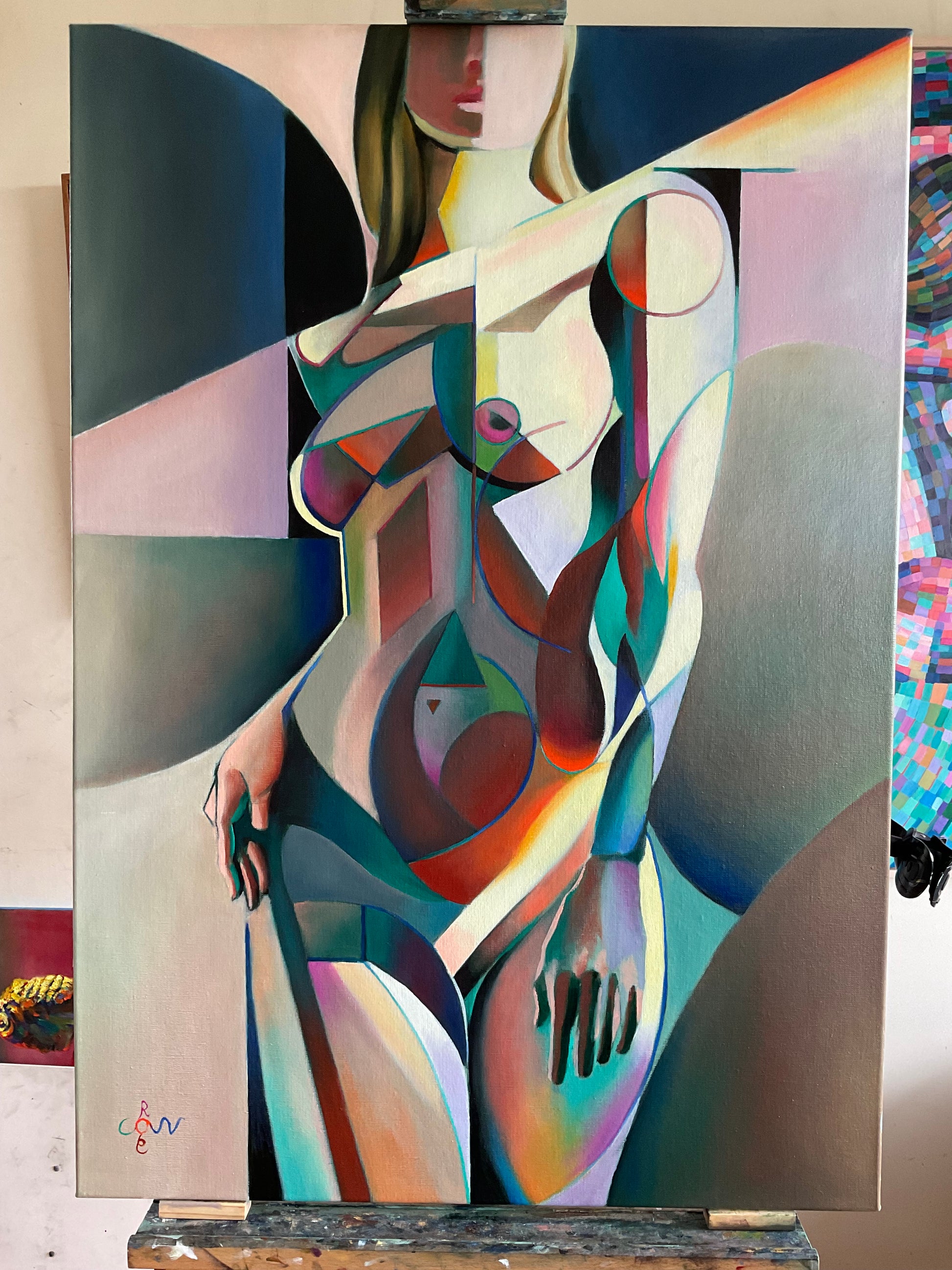 Neo deco schilderij van een abstracte vrouwfiguur met levendige kleuren en geometrische vormen
