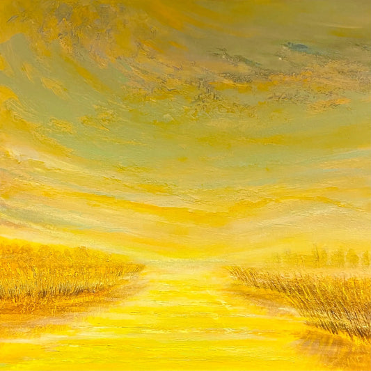 Abstract olieverf schilderij met gele tinten en een zonsondergang boven een landschap