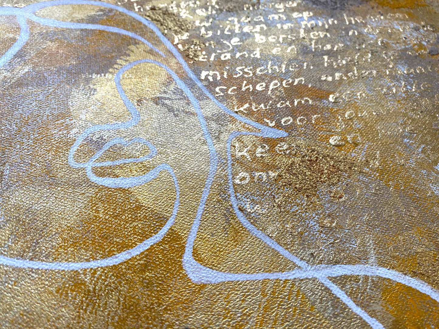 Origineel kunstwerk van Elise Eekhout met gouden en witte lijnen in abstracte stijl