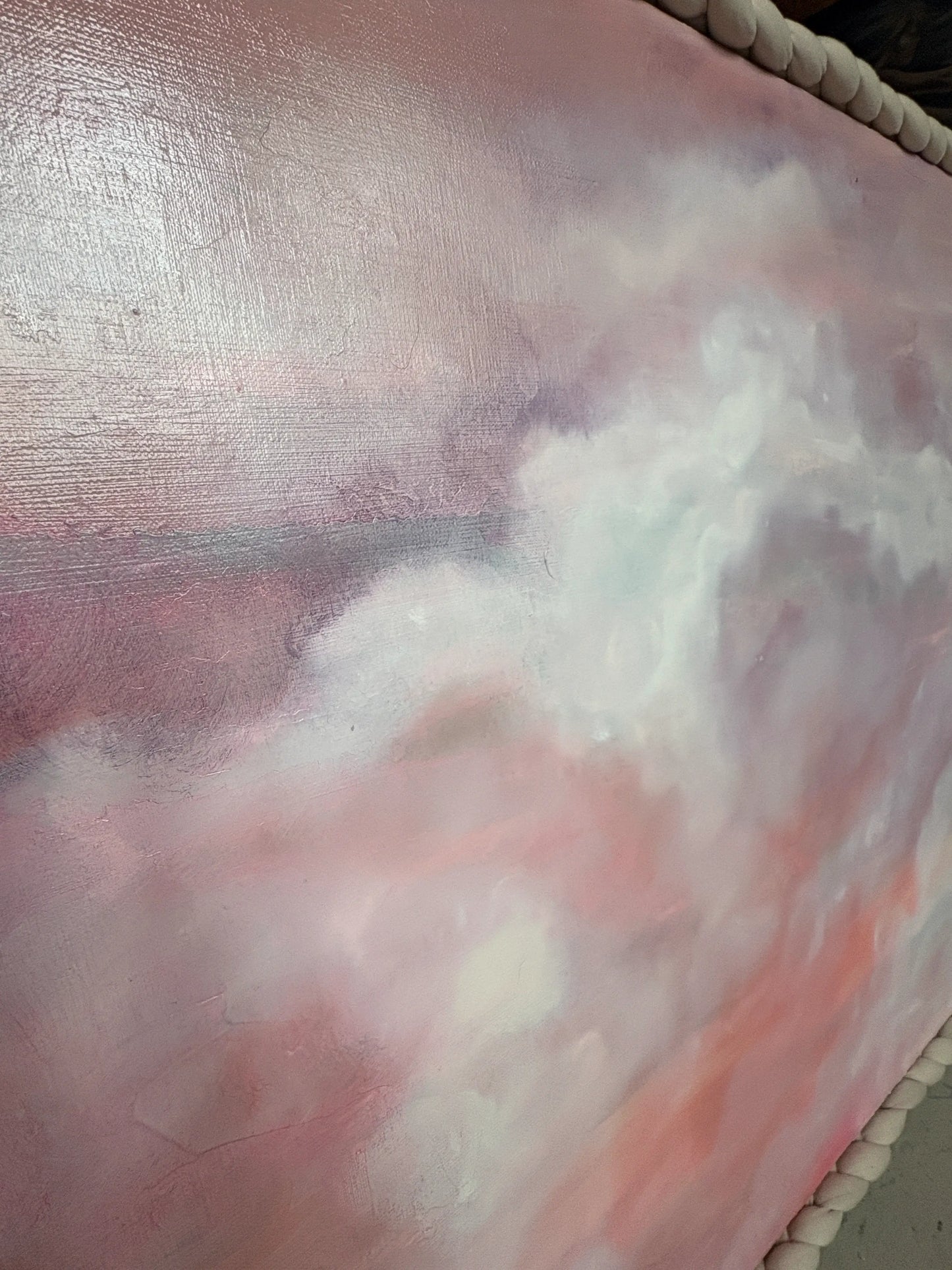 Origineel kunstwerk Sweet Surrender in zachte pastelkleuren met romantische wolkenformaties