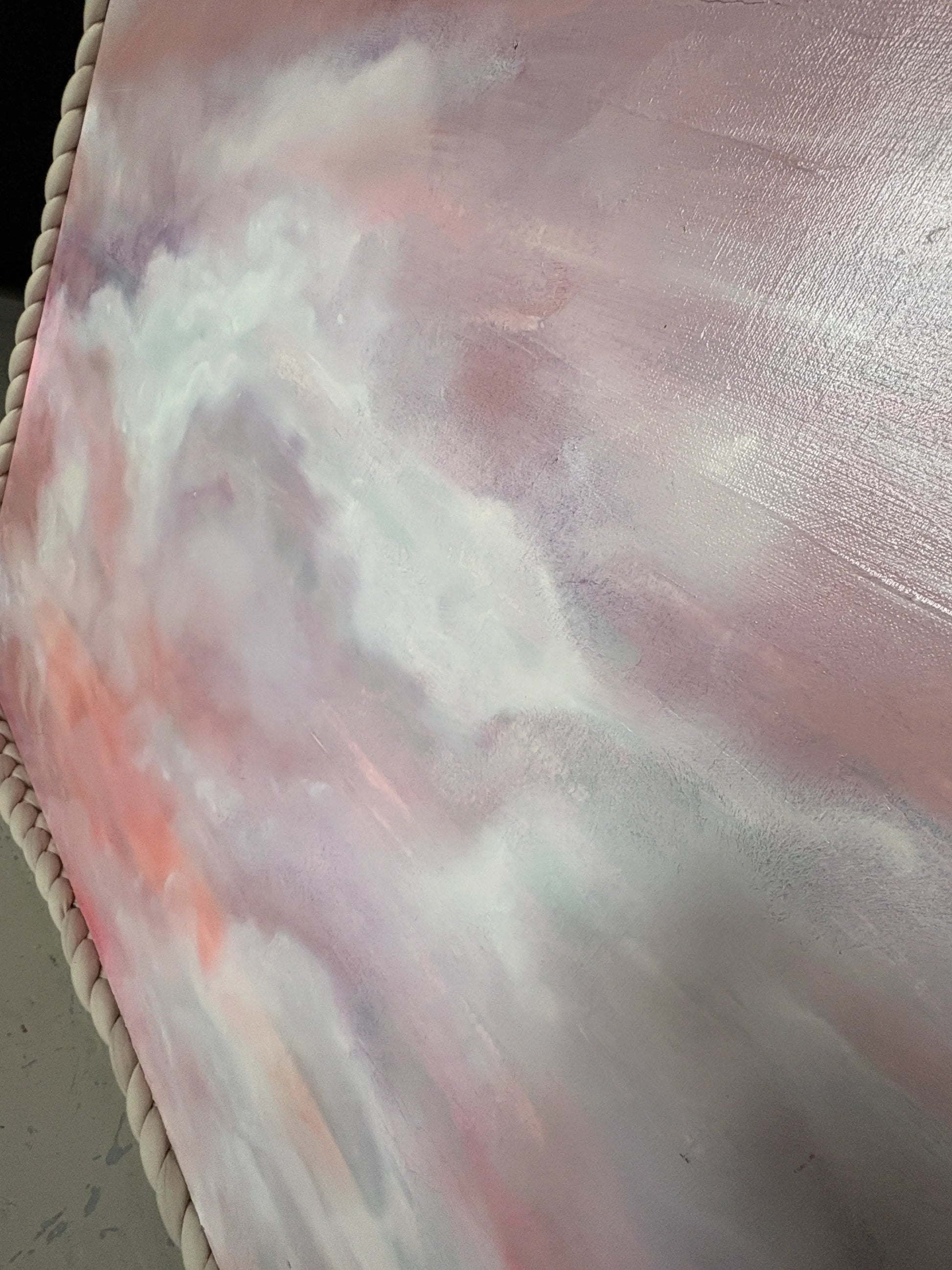 Origineel kunstwerk Sweet Surrender met zachte pastelkleuren en dromerige wolkenstructuren