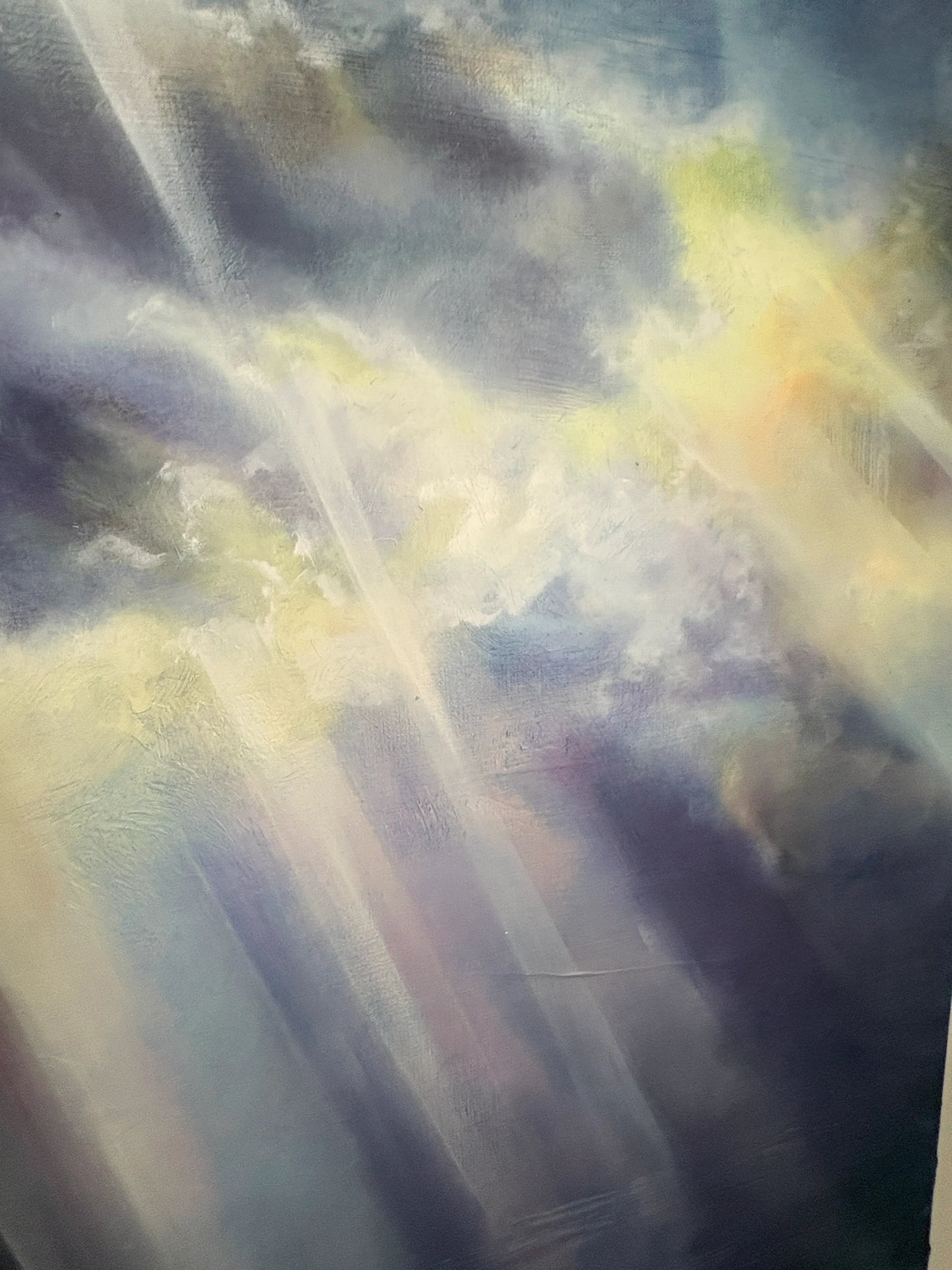 Origineel schilderij Dark & Stormy met abstracte wolken en lichtstralen in zachte tinten