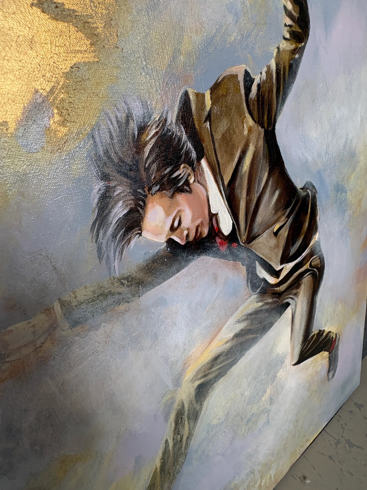 Origineel schilderij Gravity VI met een man in een pak die in de lucht springt, levendige kleuren