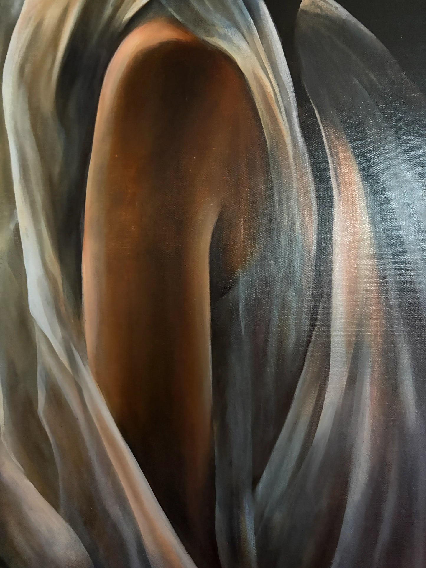 Origineel schilderij kopen met een abstracte afbeelding van een schouder in zachte tinten