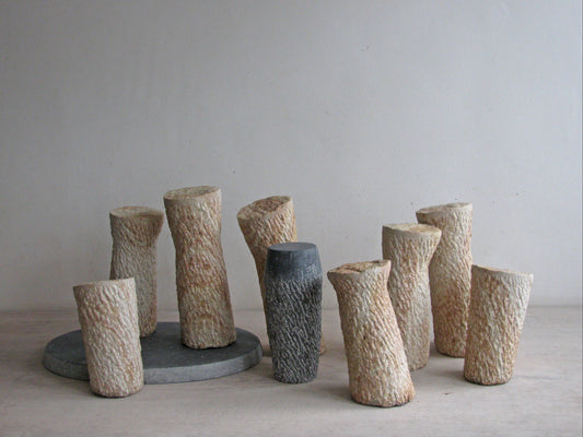 Origineel steen sculptuur met verschillende vormen en texturen, perfect voor moderne interieurdecoratie