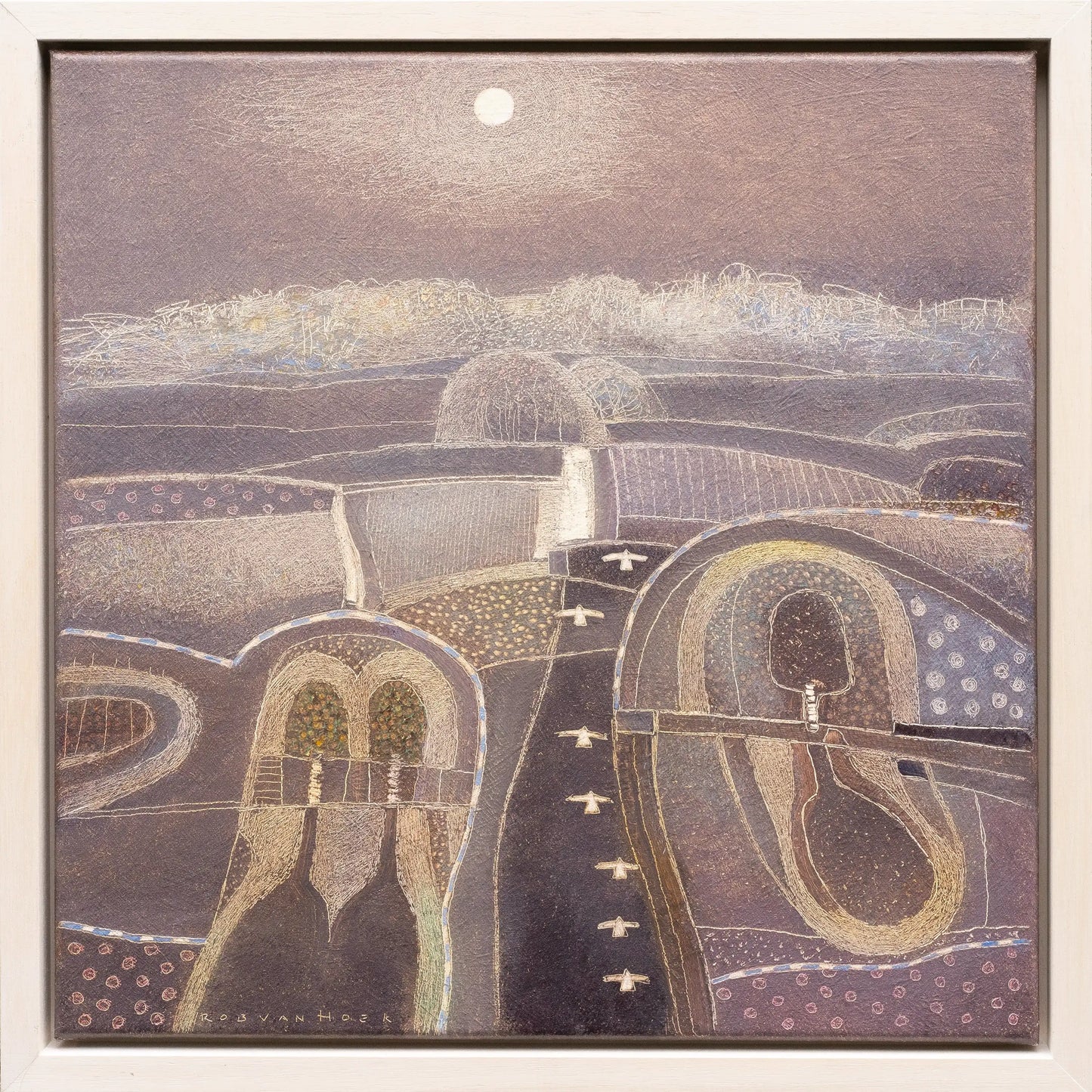 Schilderij land of shadows van Rob van Hoek met rustgevende landschapsbeelden en een volle maan