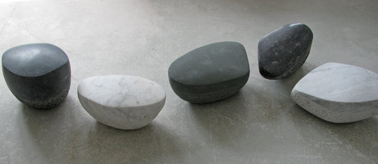 Sculptuur stepping stones in verschillende kleuren en vormen, perfect voor interieurdecoratie