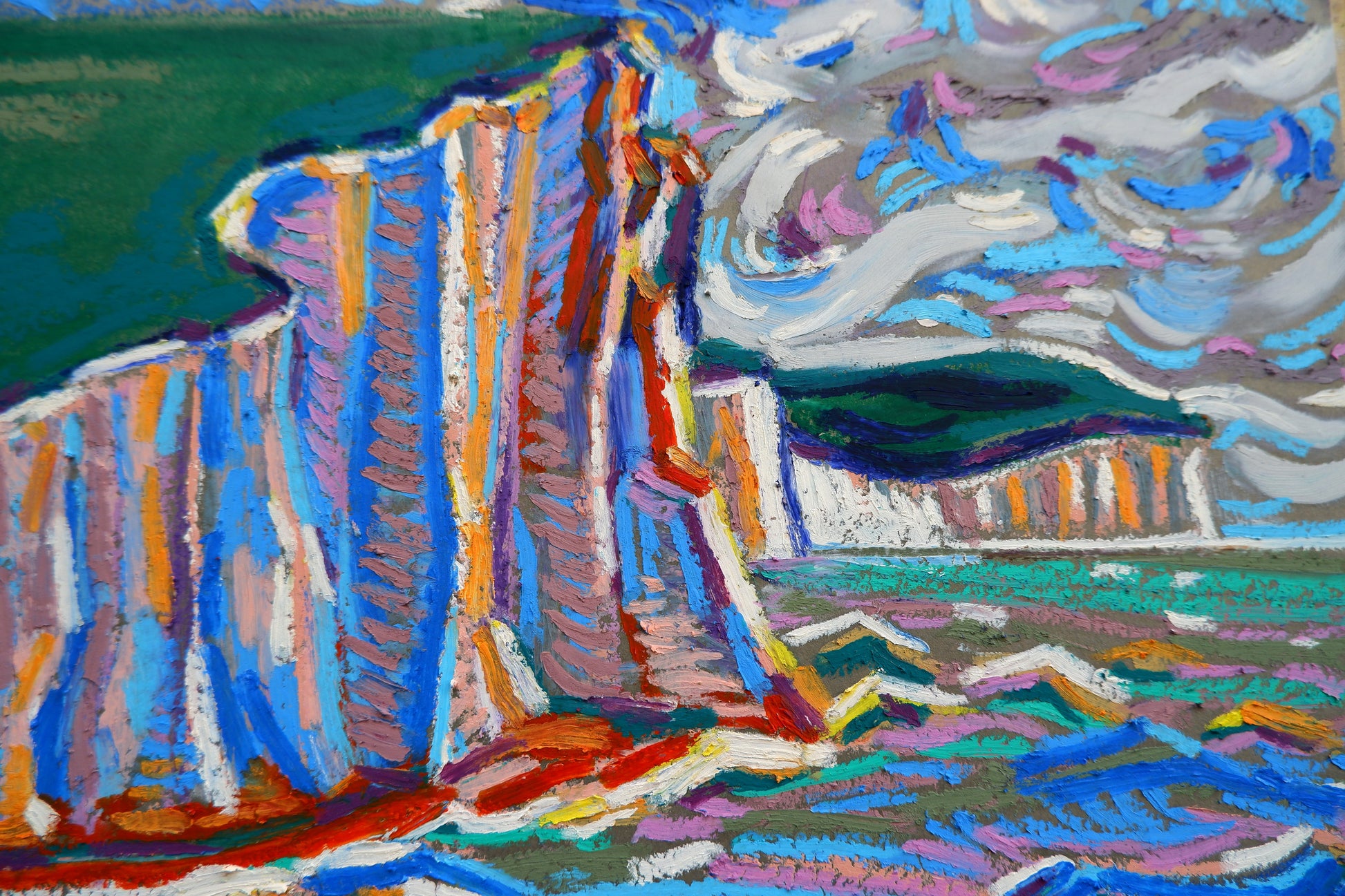 Schilderij van Van Lanigh met kleurrijke kliffen en de zee, getiteld The Sea, the Sea