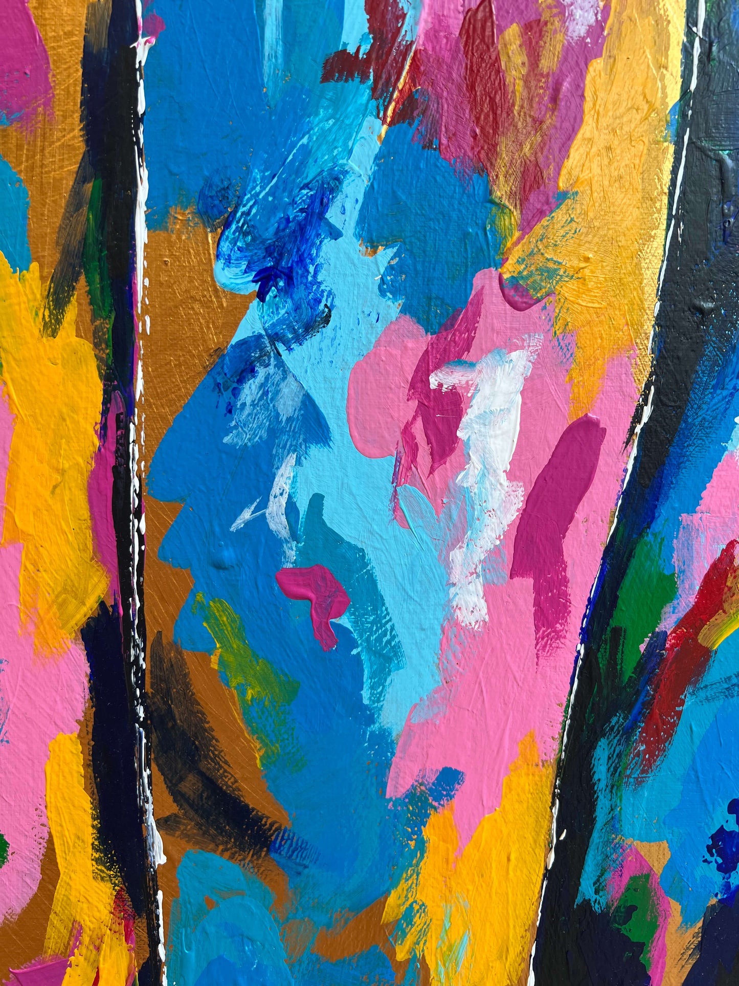 Abstract vrouwelijk figuur schilderij in felle kleuren door Atelier58