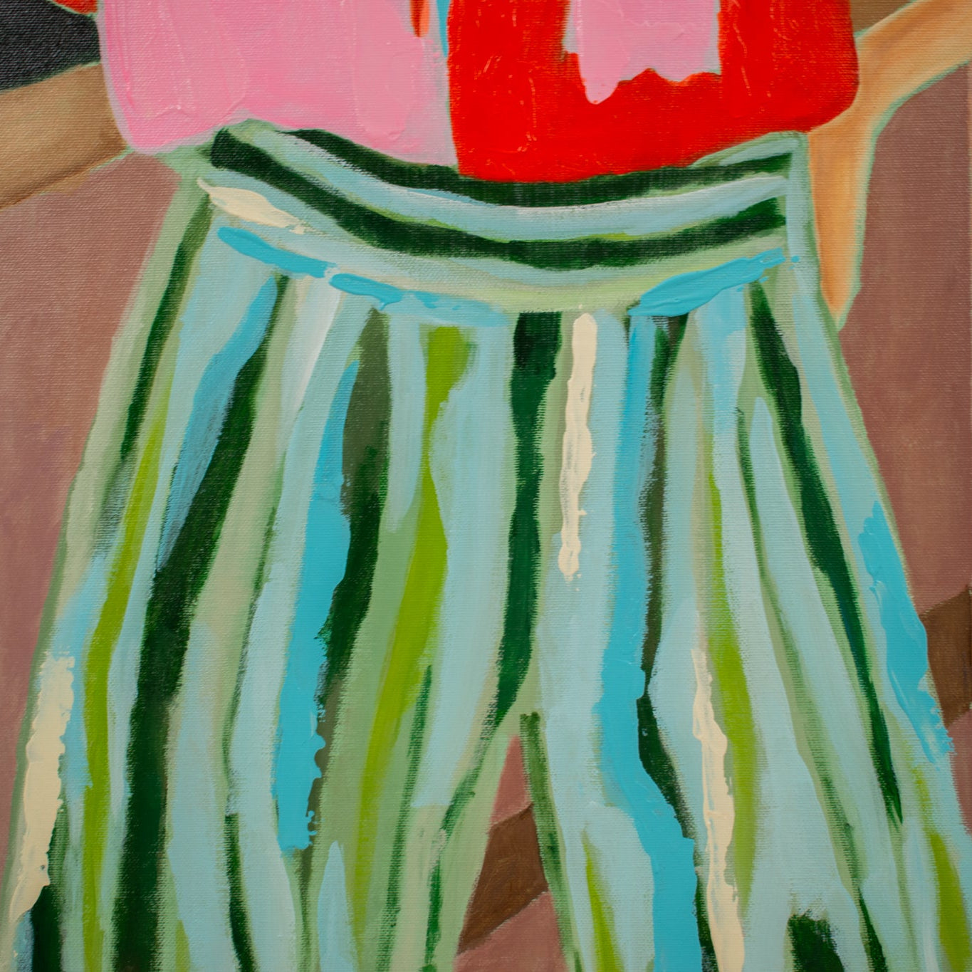 Vrouwenportret schilderij van Loes Kamphuis in levendige kleuren met gestreepte broek